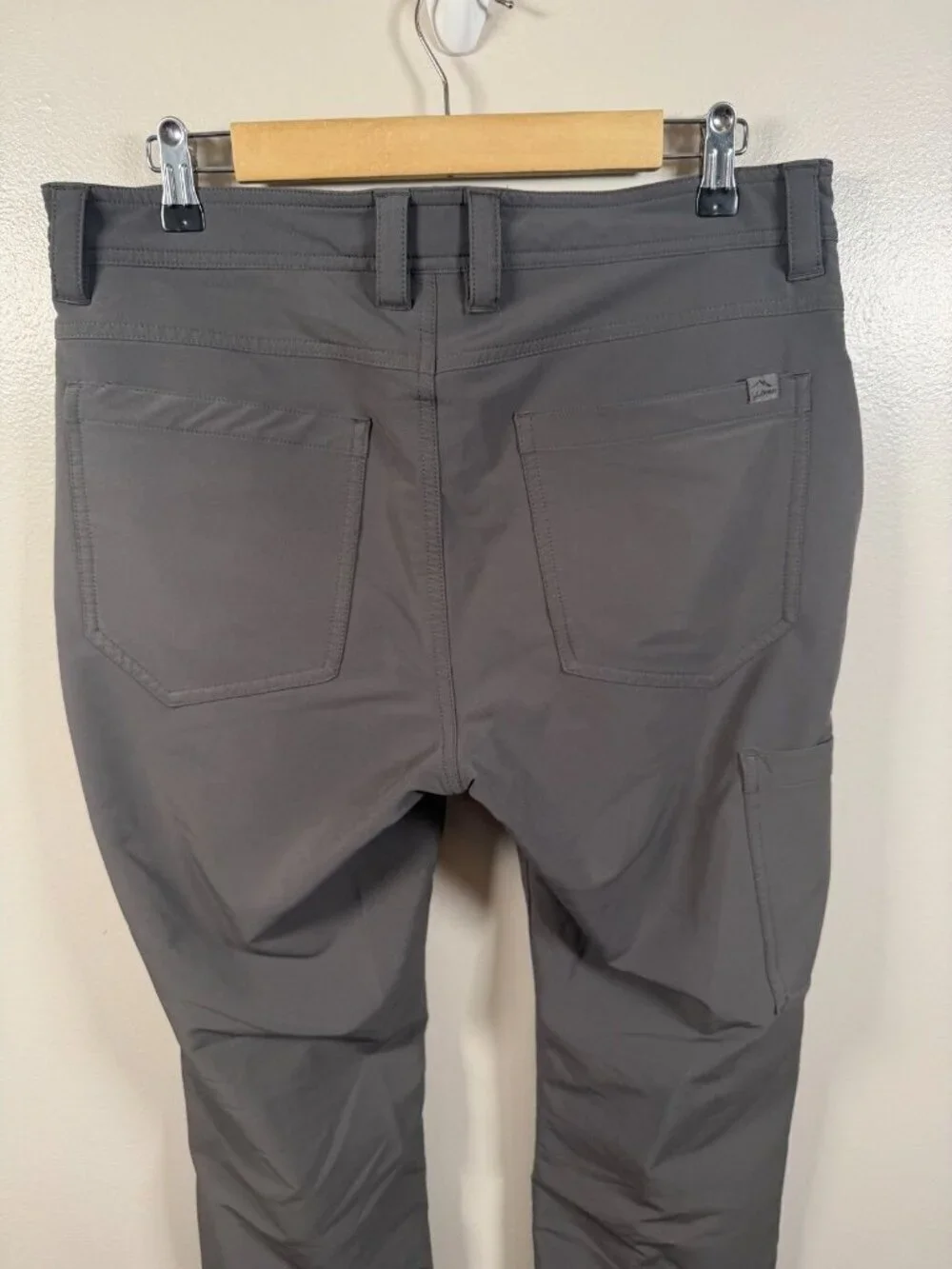 L.L. Bean Men's VentureStretch Five-Pocket Pants Size 32x34 Gray Straight Leg